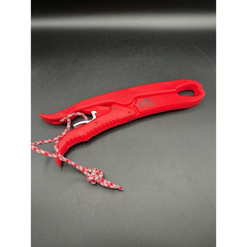 Bass Pro Shop Lunker Lock Fish Gripper Grip Master Tool Fish Holder Tackle